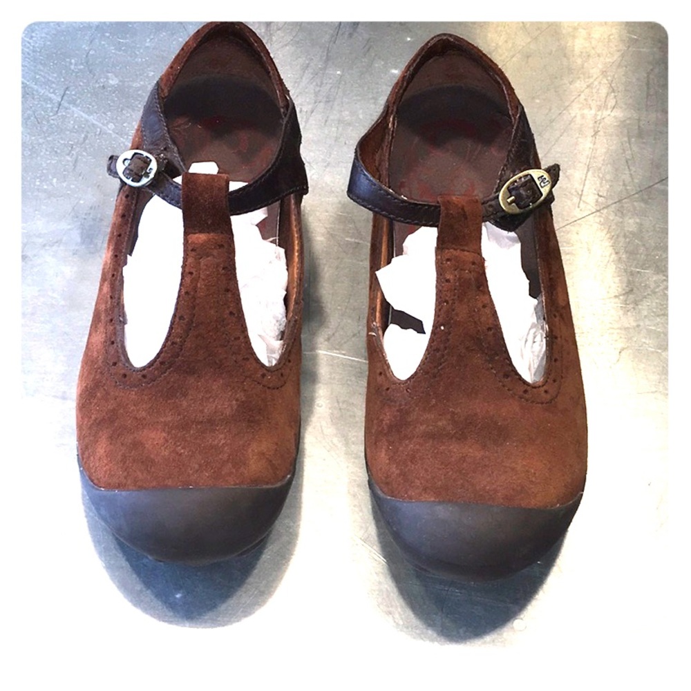 Merrill Plaza Strap Footwear